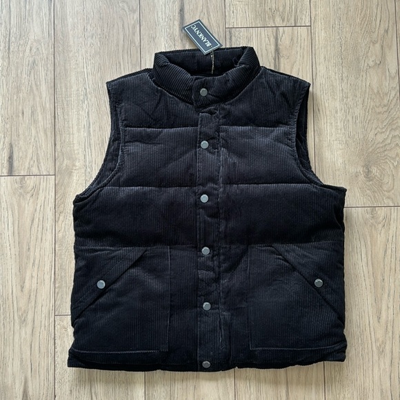 Blank NYC Jackets & Blazers - NWT Blank NYC Black Corduroy Sleeveless Puffer Jacket Women’s XL